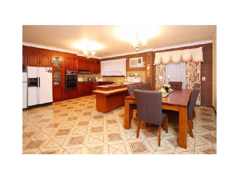 14 Yilleen Close, Thomastown VIC 3074