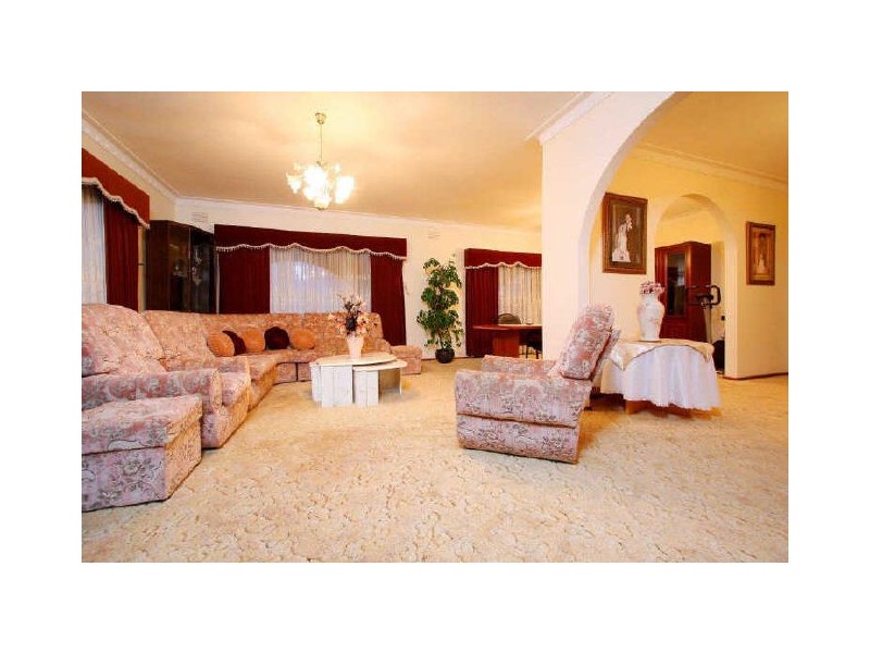 14 Yilleen Close, Thomastown VIC 3074