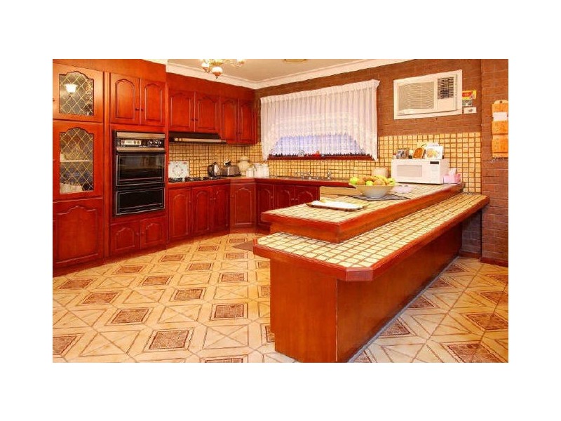 14 Yilleen Close, Thomastown VIC 3074