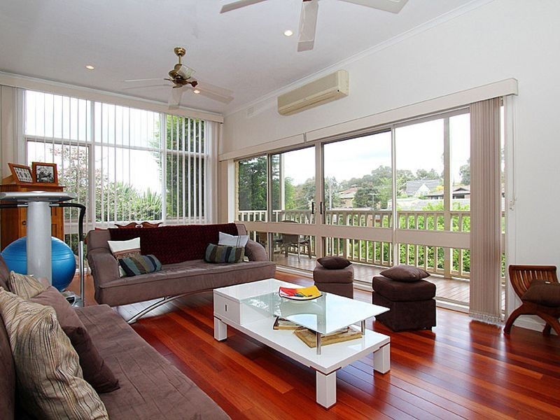 19 Booyan Crescent, Greensborough VIC 3088
