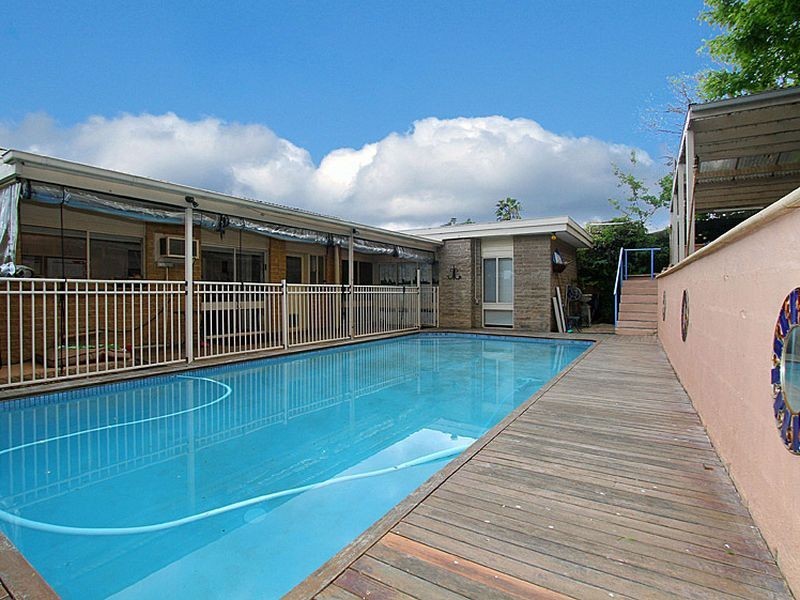 19 Booyan Crescent, Greensborough VIC 3088