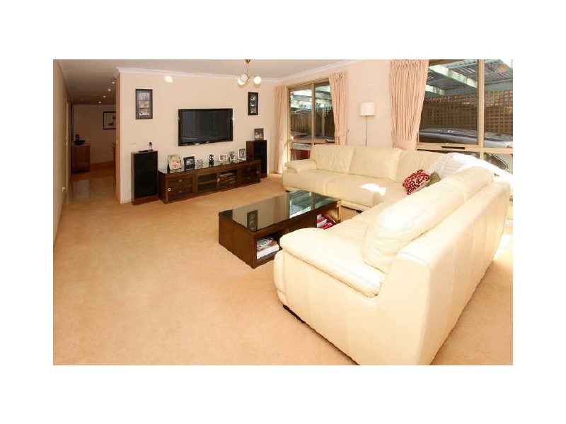 17 Adam Crescent, Montmorency VIC 3094