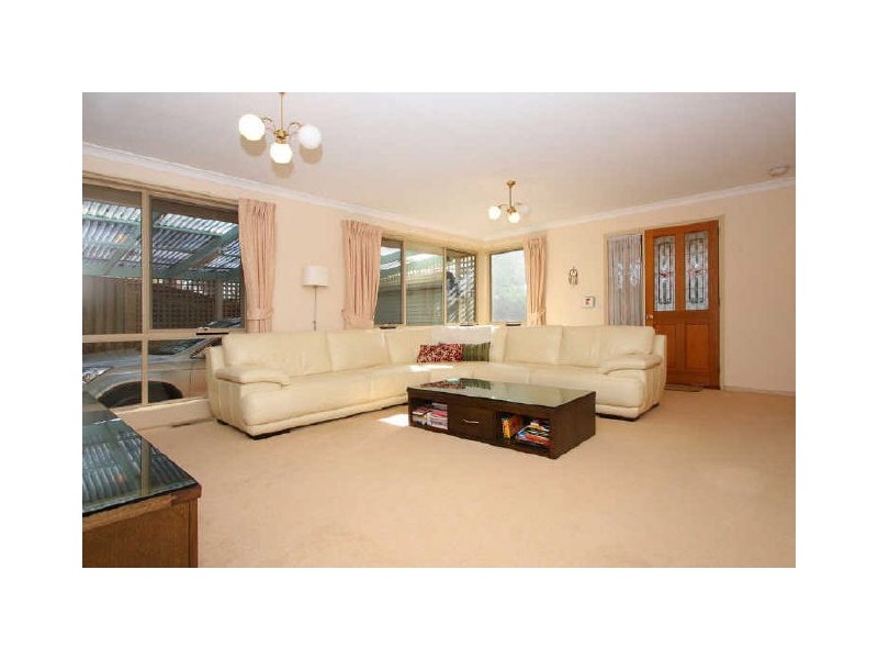 17 Adam Crescent, Montmorency VIC 3094