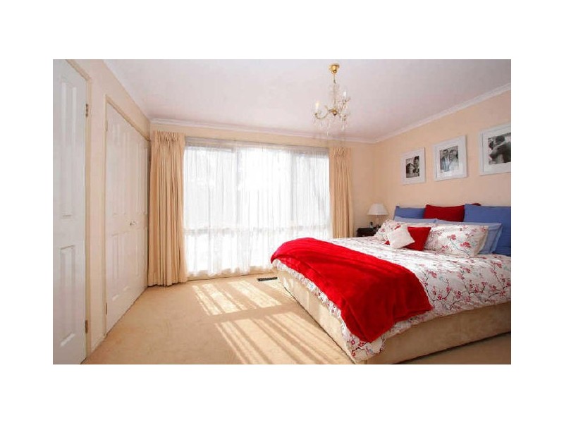 17 Adam Crescent, Montmorency VIC 3094