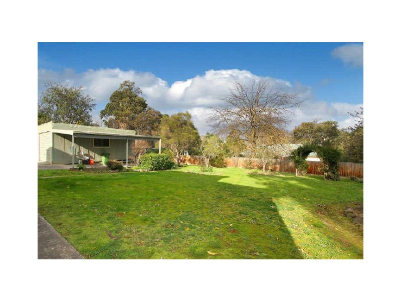 7 Beaconsfield Road, Briar Hill VIC 3088