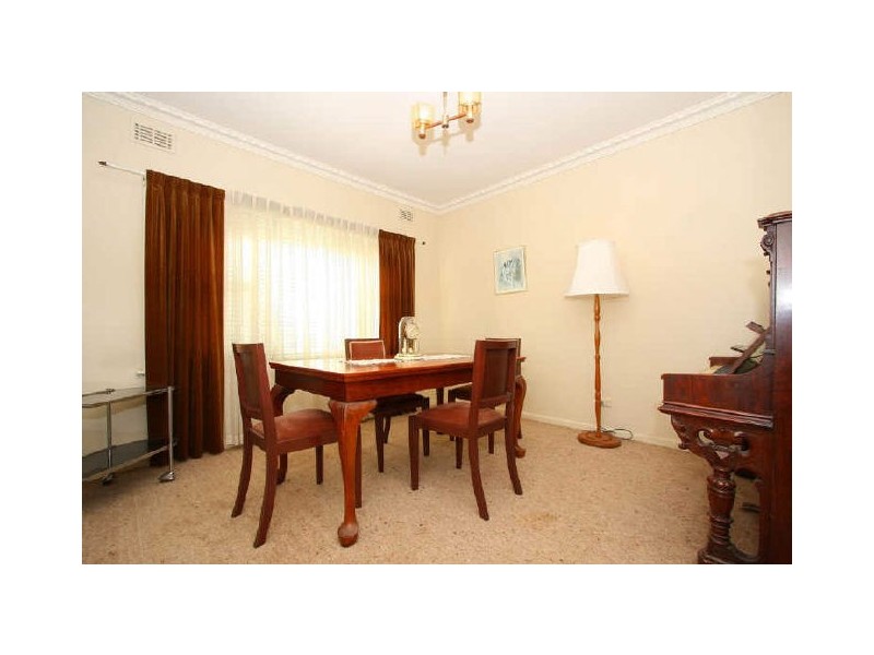 7 Beaconsfield Road, Briar Hill VIC 3088