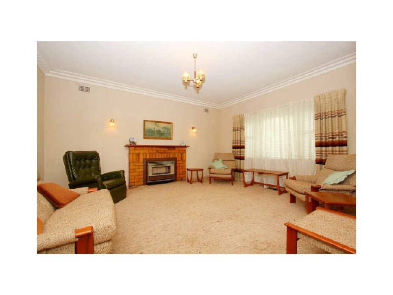 7 Beaconsfield Road, Briar Hill VIC 3088