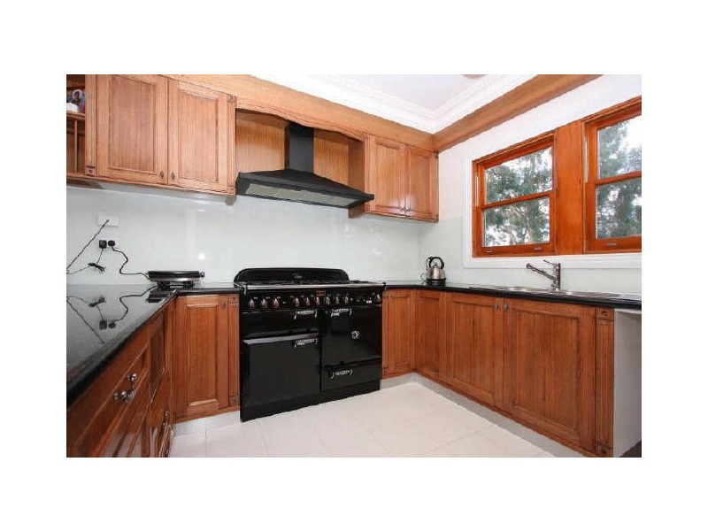 6 Hart Avenue, Greensborough VIC 3088