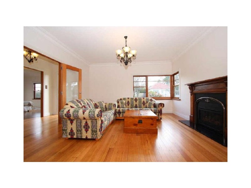 6 Hart Avenue, Greensborough VIC 3088