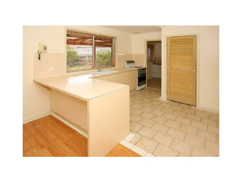 122 Prince of Wales Avenue, Mill Park VIC 3082