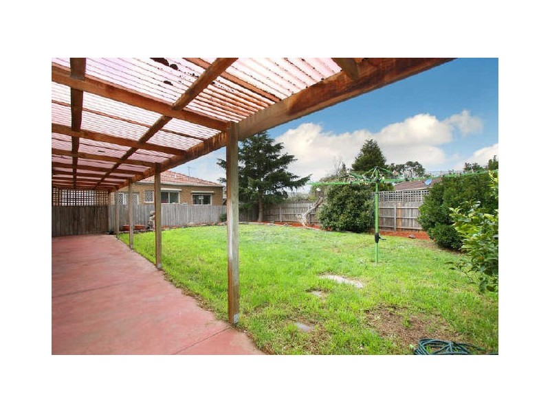 122 Prince of Wales Avenue, Mill Park VIC 3082