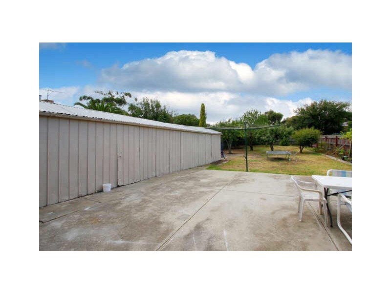 8 Rubicon Street, Dallas VIC 3047