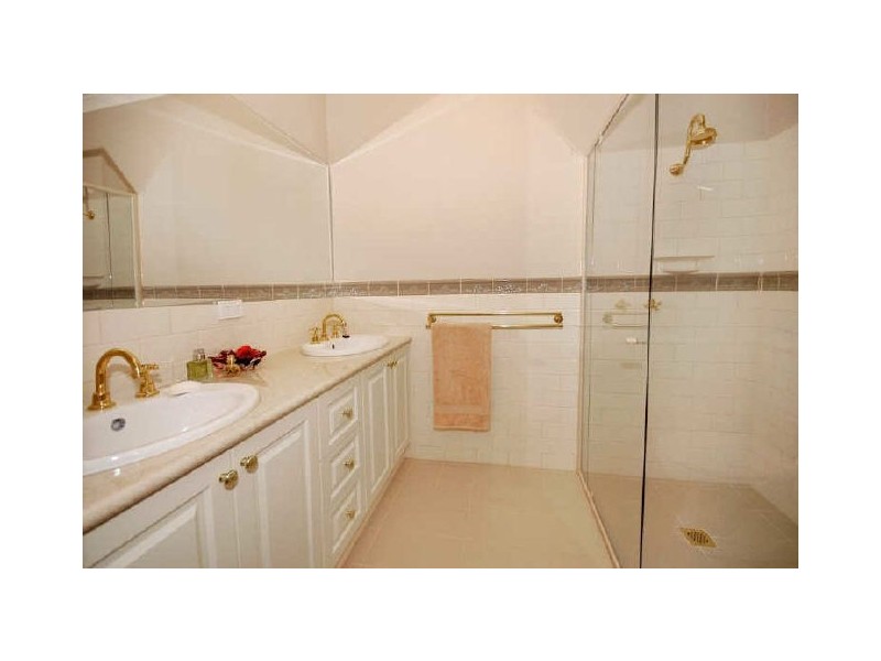 9B Scotland Avenue, Greensborough VIC 3088