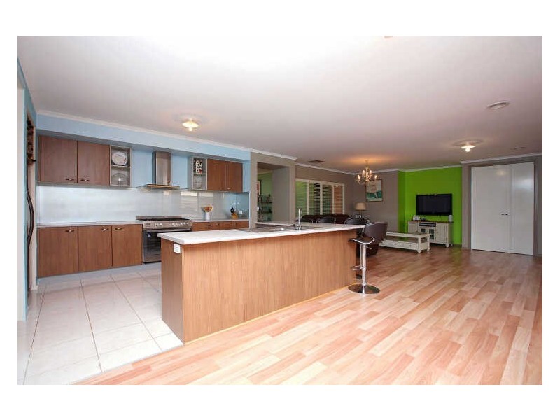 4 Kossatz Terrace, Doreen VIC 3754