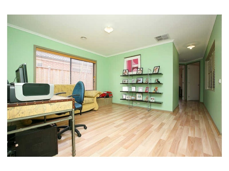 4 Kossatz Terrace, Doreen VIC 3754