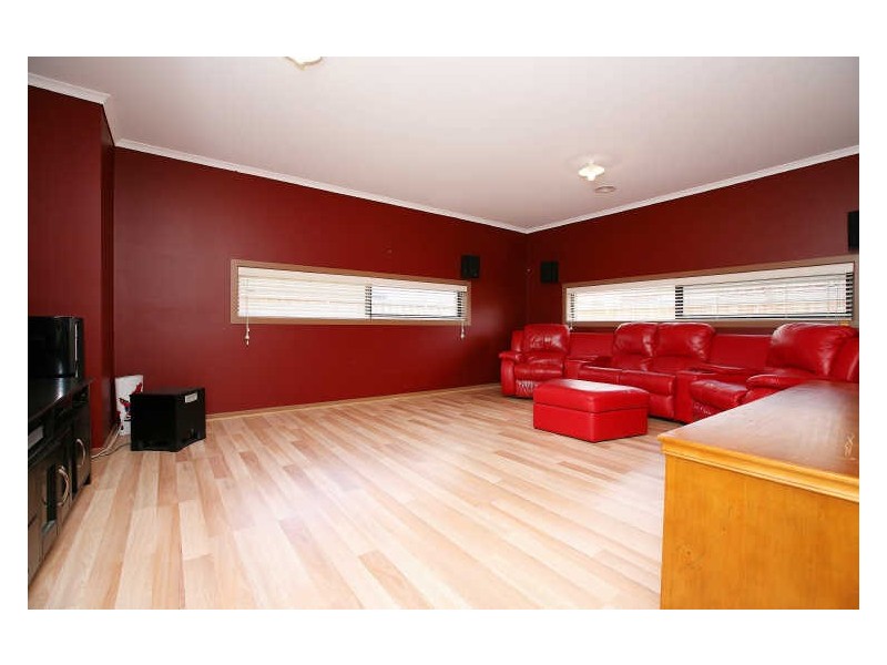 4 Kossatz Terrace, Doreen VIC 3754