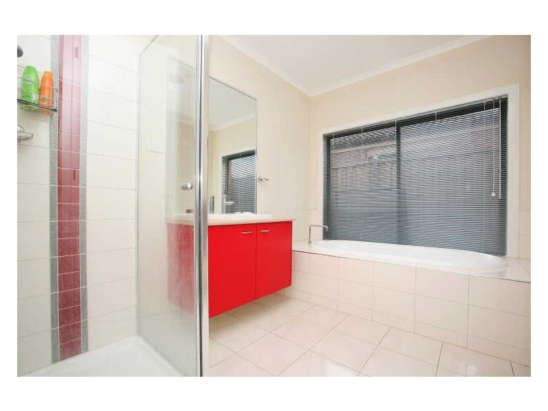 4 Kossatz Terrace, Doreen VIC 3754