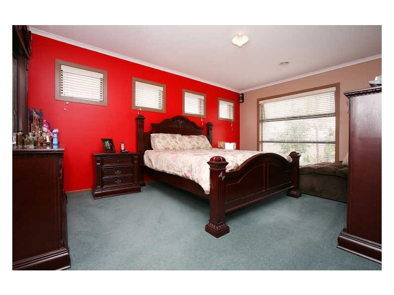 4 Kossatz Terrace, Doreen VIC 3754