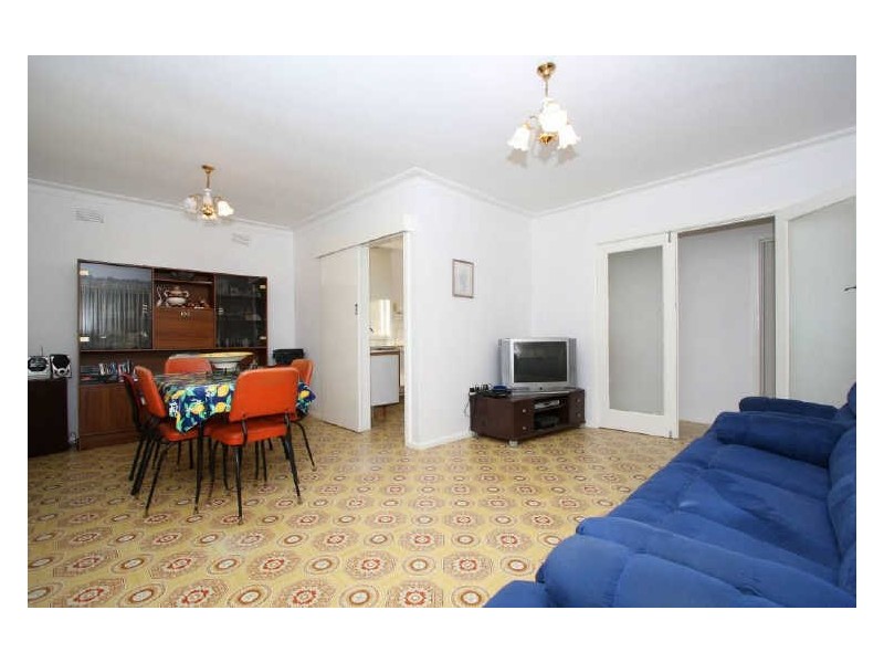 8 Anstey Avenue, Reservoir VIC 3073