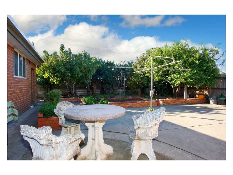 8 Anstey Avenue, Reservoir VIC 3073