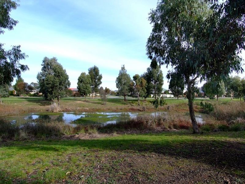 8 Sparrowhawk Road, Doreen VIC 3754