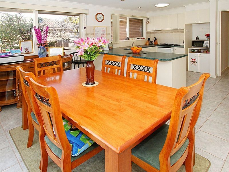 6 Gillespie Place, Epping VIC 3076