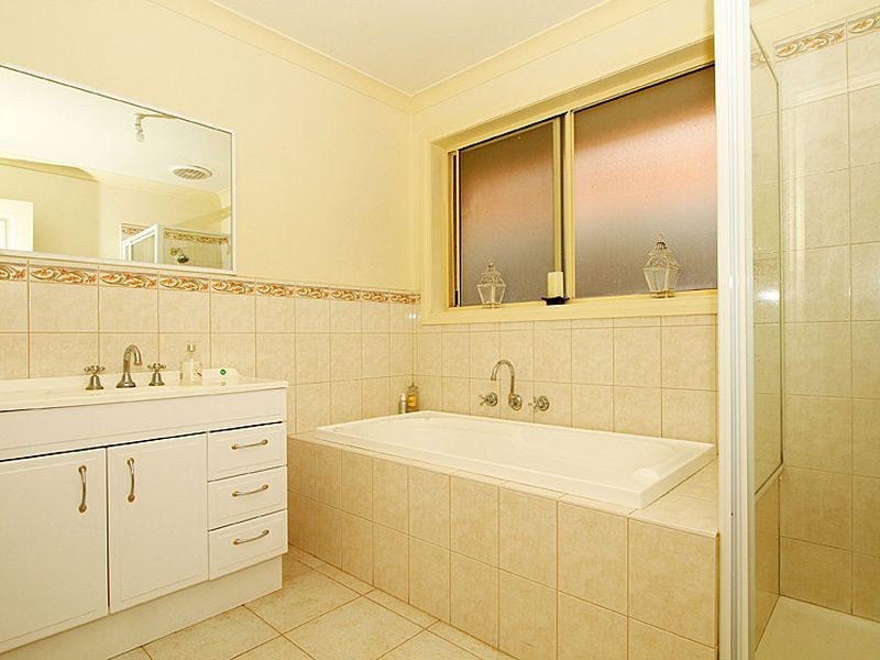 34 Highview Drive, South Morang VIC 3752