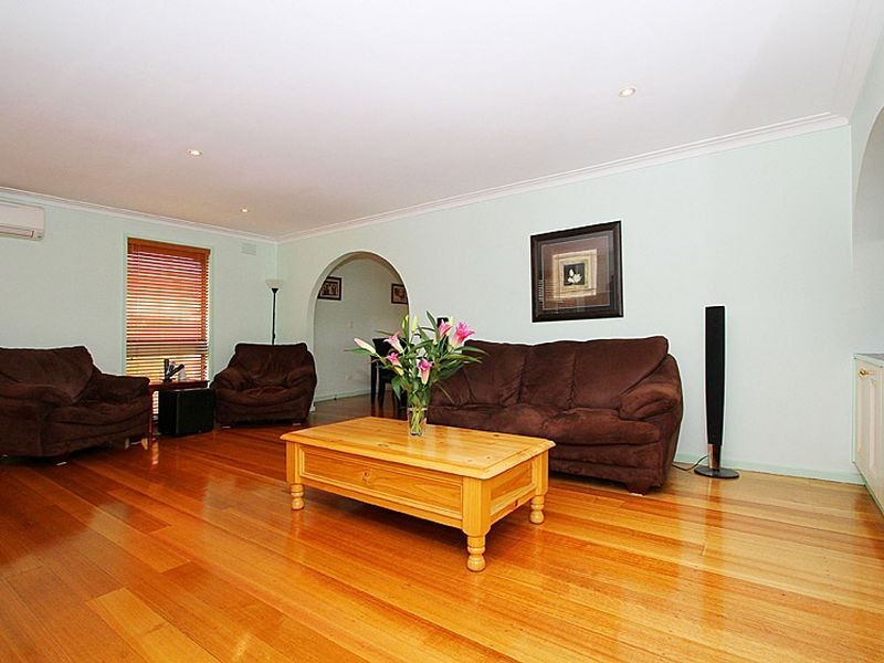 20 Warralong Avenue, Greensborough VIC 3088