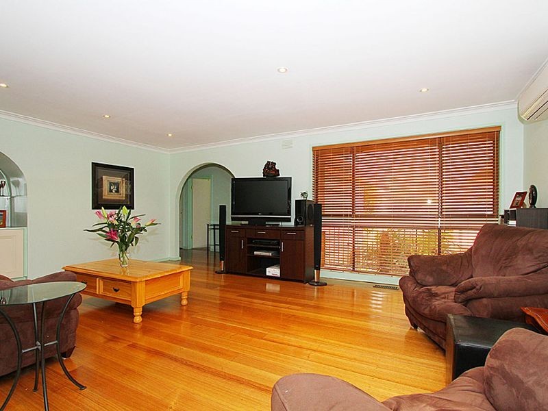 20 Warralong Avenue, Greensborough VIC 3088