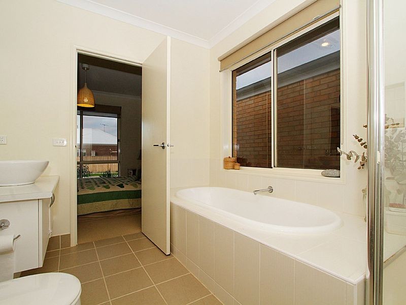 10 Getaway Drive, Doreen VIC 3754
