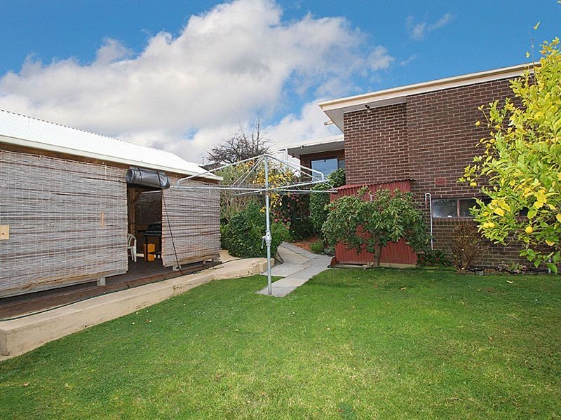 18 Warralong Avenue, Greensborough VIC 3088