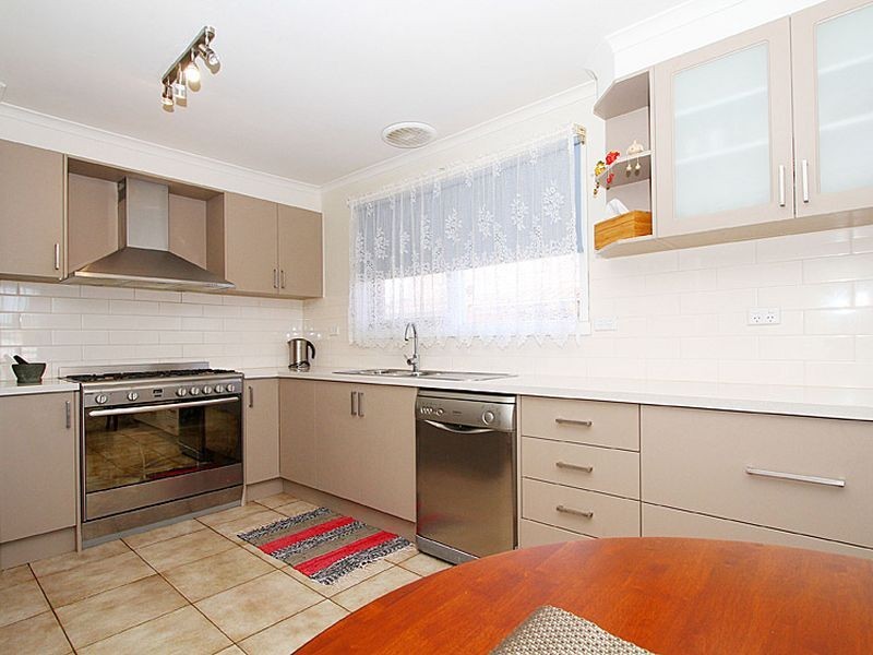 12 Hamilton Court, Lalor VIC 3075