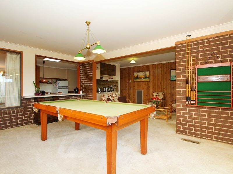 18 Warralong Avenue, Greensborough VIC 3088