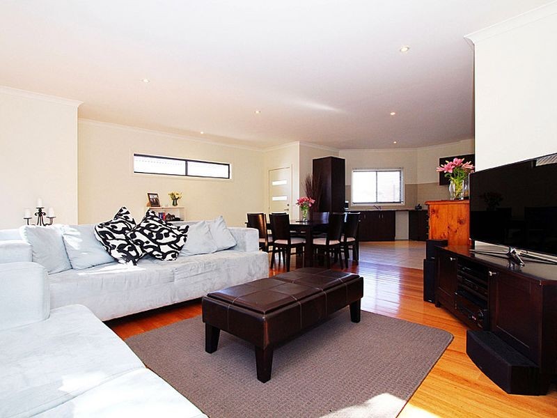 2/32 Vermont Parade, Greensborough VIC 3088