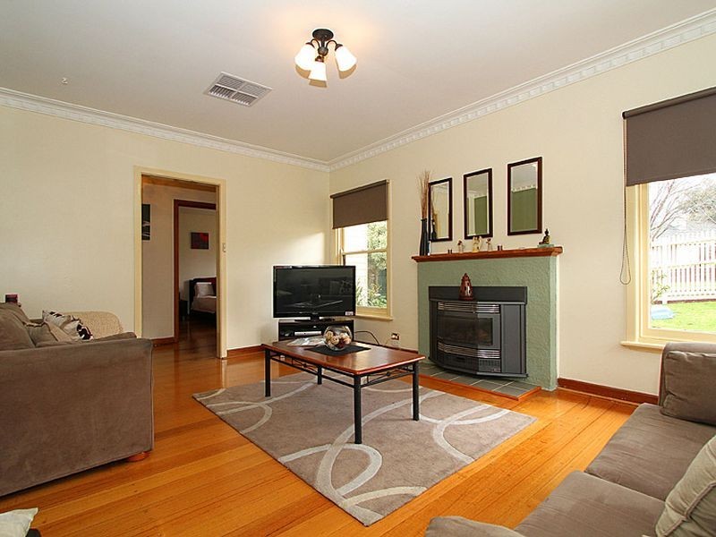 26 Janice Street, Macleod VIC 3085