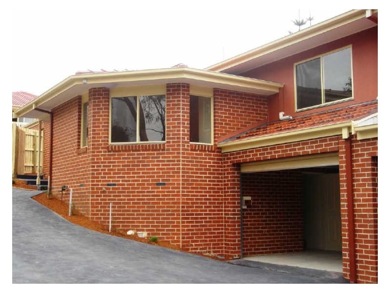 2/87 Nell Street, Greensborough VIC 3088