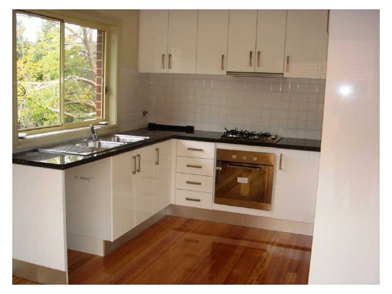 2/87 Nell Street, Greensborough VIC 3088