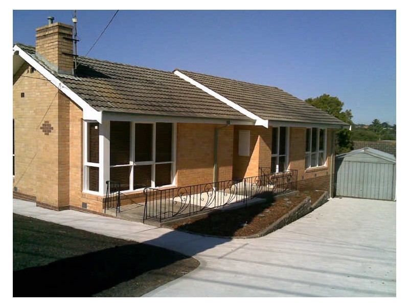 19 Golf Avenue, Kingsbury VIC 3083