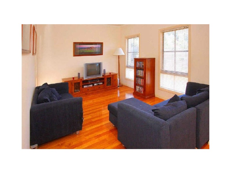 2/22 Railway Road, Briar Hill VIC 3088