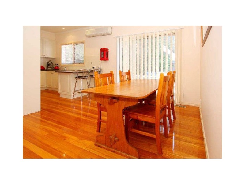 2/22 Railway Road, Briar Hill VIC 3088