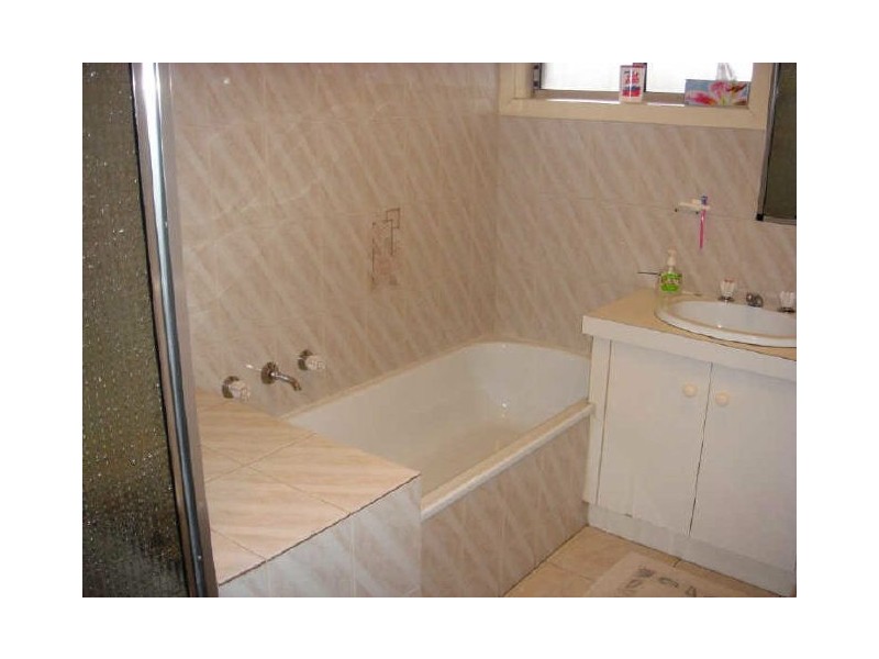 3/35 Matthews Avenue, Essendon VIC 3040