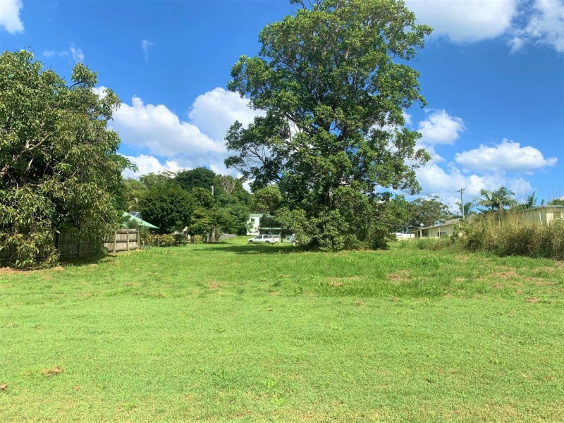 12 Mark Road, Russell Island QLD 4184