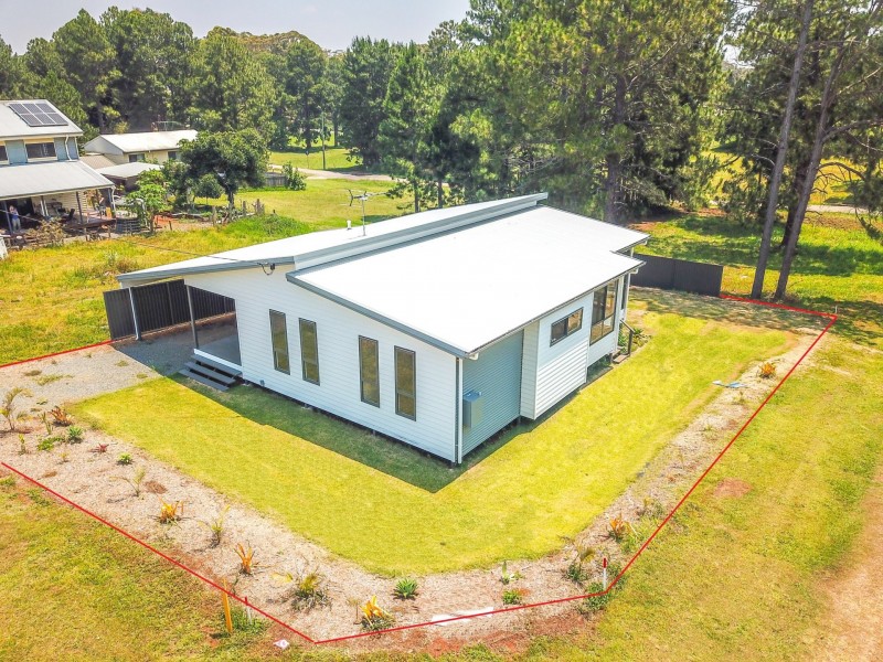 1 Tails Street, Russell Island QLD 4184