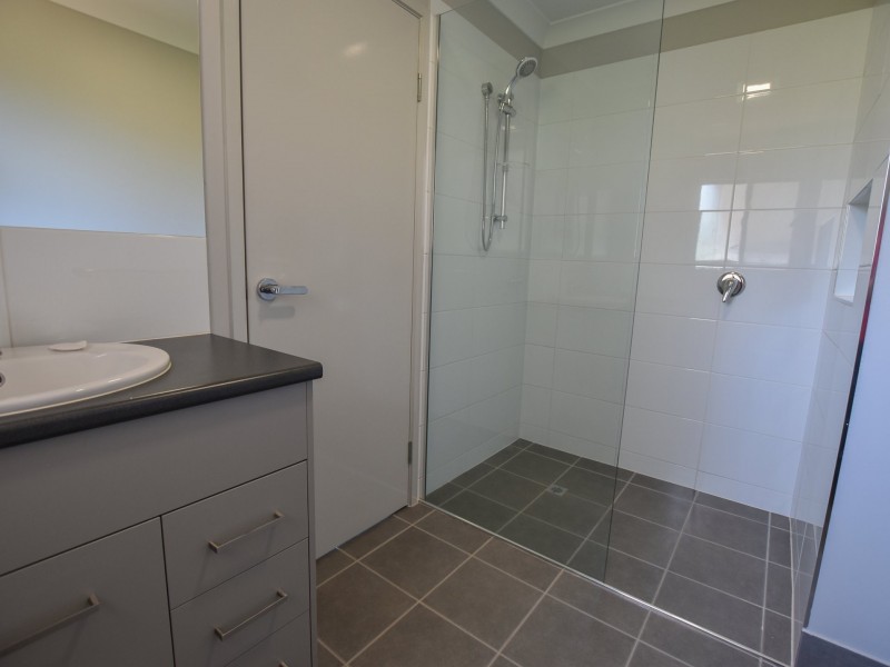 1 Tails Street, Russell Island QLD 4184