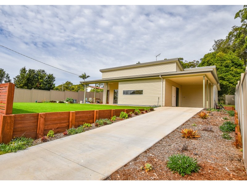 26 Mountain View Cres, Russell Island QLD 4184