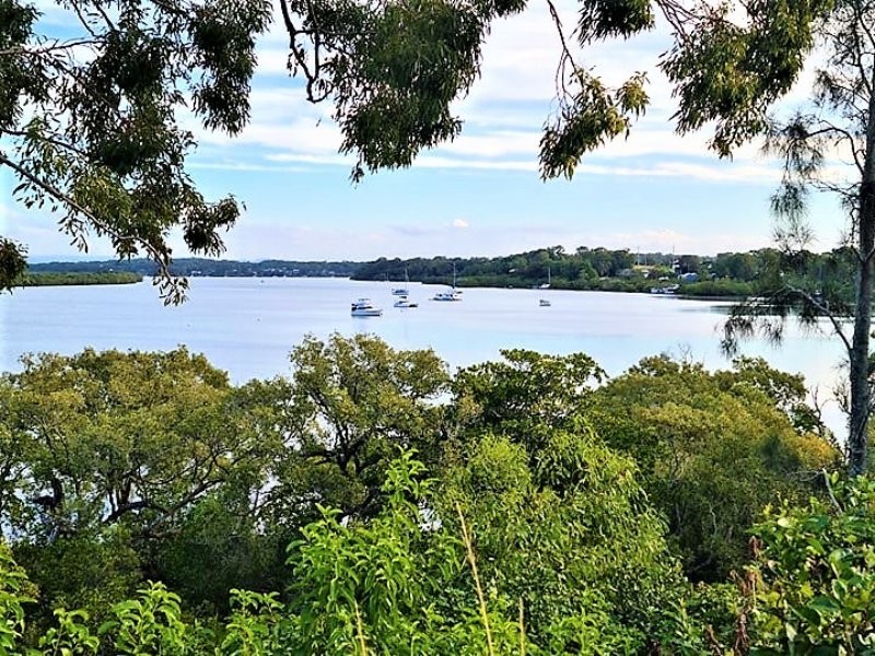 138-140 Canaipa Point Drive, Russell Island QLD 4184