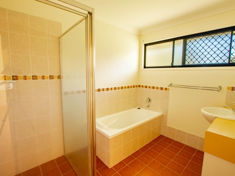 15 Borrows Road, Russell Island QLD 4184