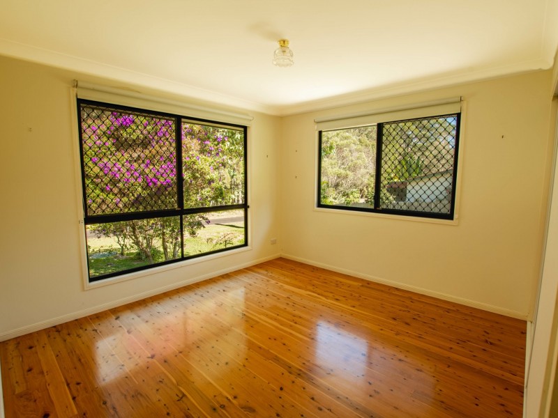 15 Borrows Road, Russell Island QLD 4184