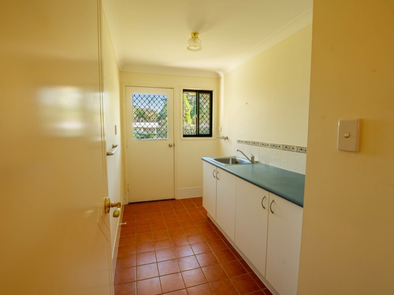 15 Borrows Road, Russell Island QLD 4184