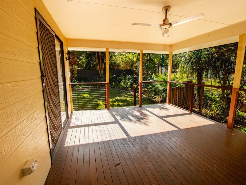 15 Borrows Road, Russell Island QLD 4184